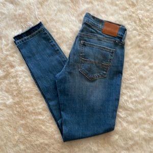 Woman’s Lucky Brand “Charlie Skinny”